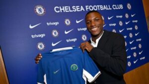 caicedo gia nhập chelsea